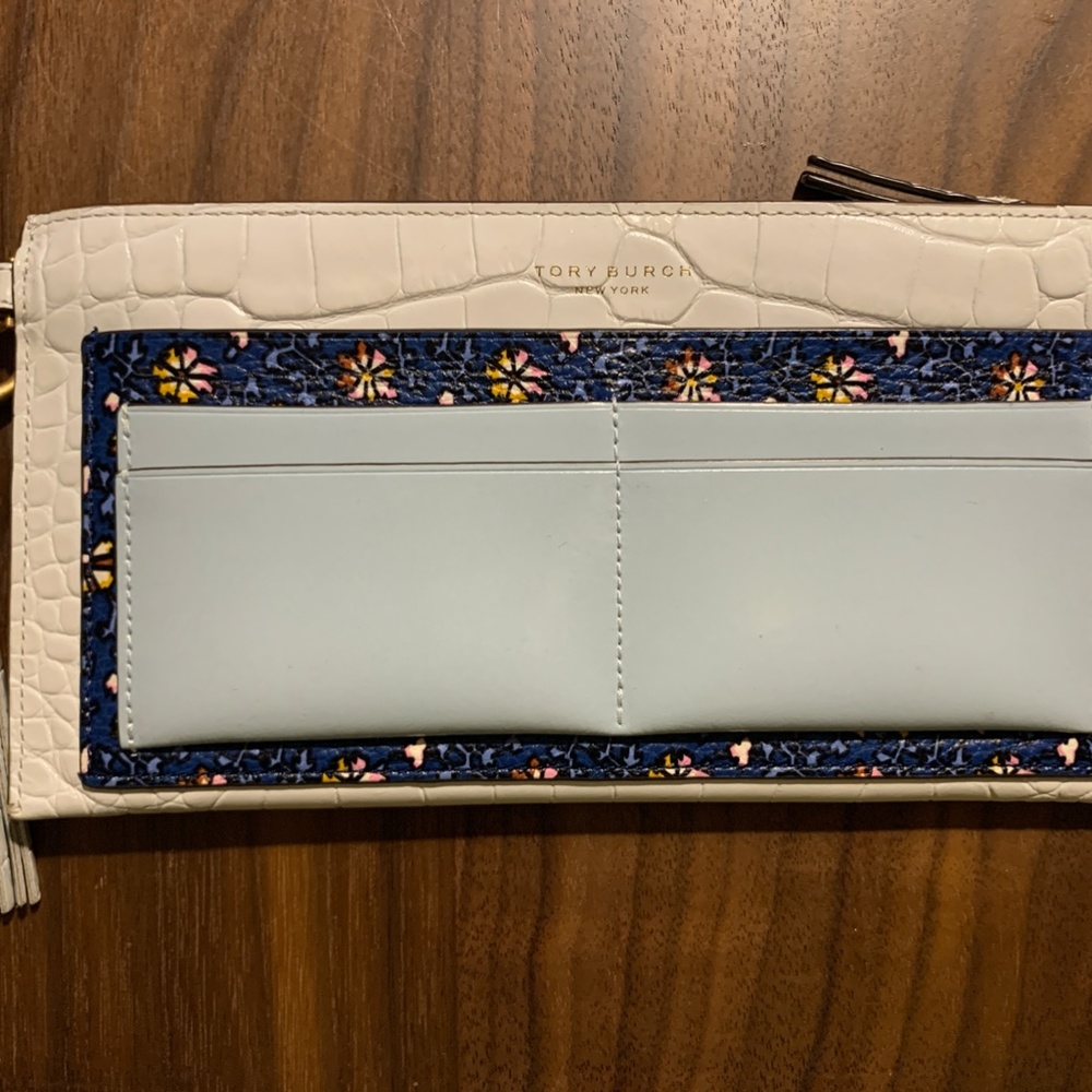 Tory Burch Cute clutch wallet -USED-